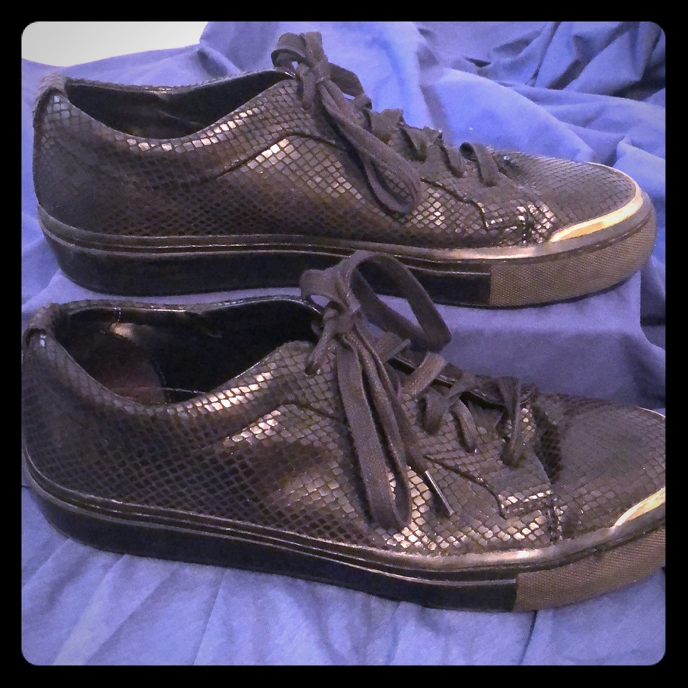 Zara black gold trim shoes size 9.5